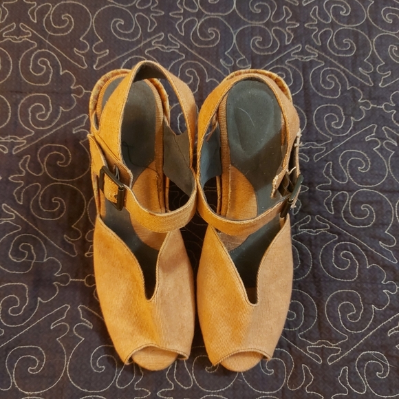 Fluevog Raquel Pindowns pinup sandals vegan - Picture 4 of 10